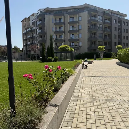 Апартамент Vitosha Garden With Free Parking *